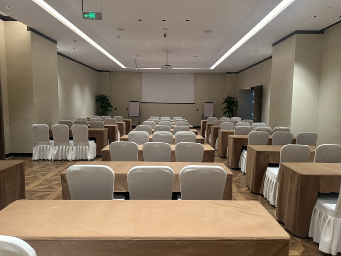北京东三环希尔顿逸林酒店会议室5