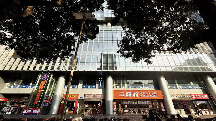 云海一线海鲜酒家广州富力盈信大厦