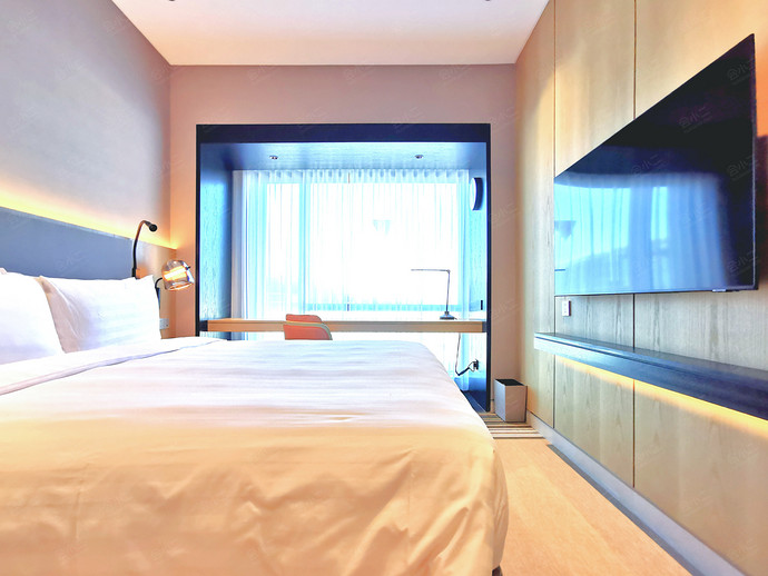 上海虹桥机场香格里拉及盛贸酒店盛贸豪华大床房