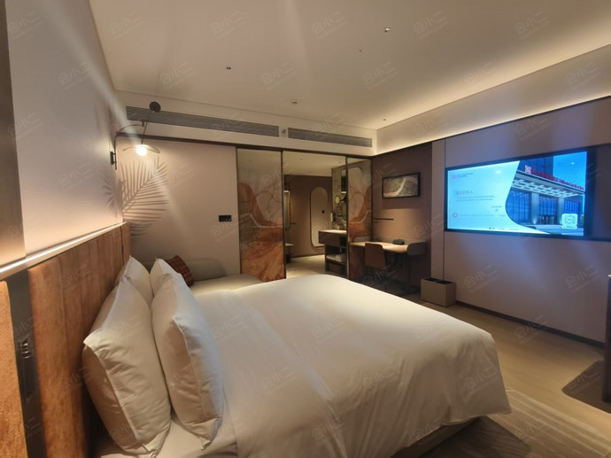 兰州安宁盛达希尔顿花园酒店豪华河景大床房