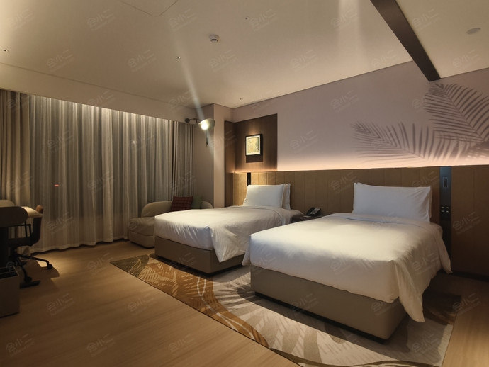 兰州安宁盛达希尔顿花园酒店豪华河景双床房