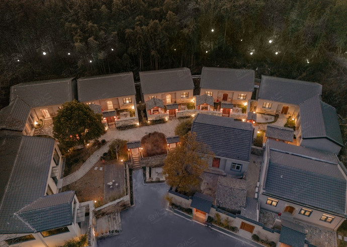 裕和夫子山居私汤庭院