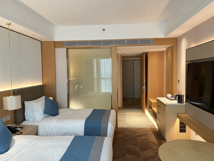 郑州中州华悦饭店（郑州东站万象城店）豪华标准间