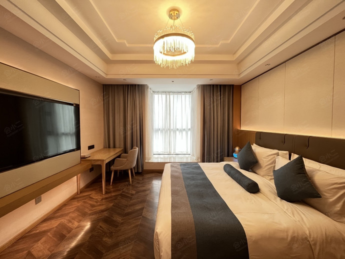 郑州中州华悦饭店（郑州东站万象城店）豪华套房