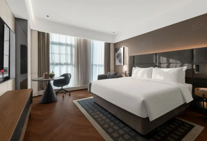 合肥高新银泰中国声谷城际酒店豪华大床房