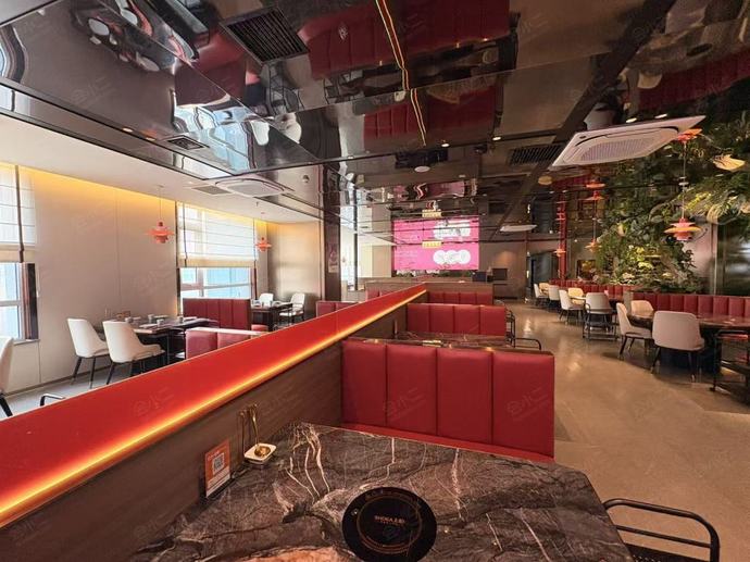 石家庄市上东国际酒店南门四季