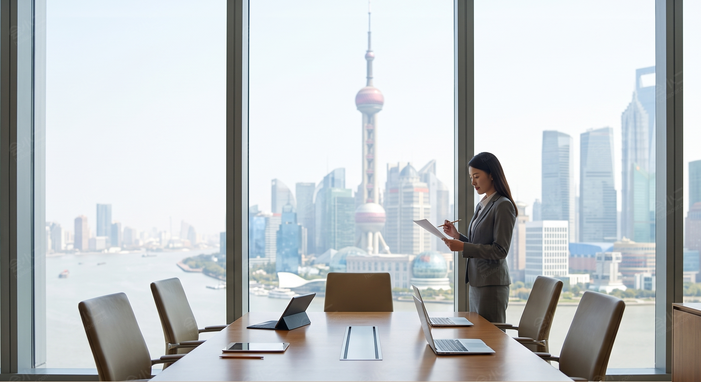 Hotel Meeting Rooms in Shanghai: How to Pick the Right District, Rate, and Room